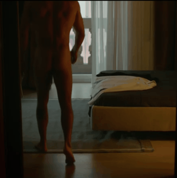 Mario Casas nudo nel film "Istinto"