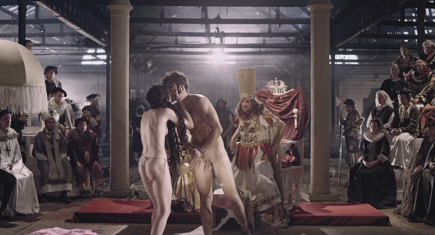 Giulio Berruti nudo in Goltzius and the Pelican Company: ecco le immagini.