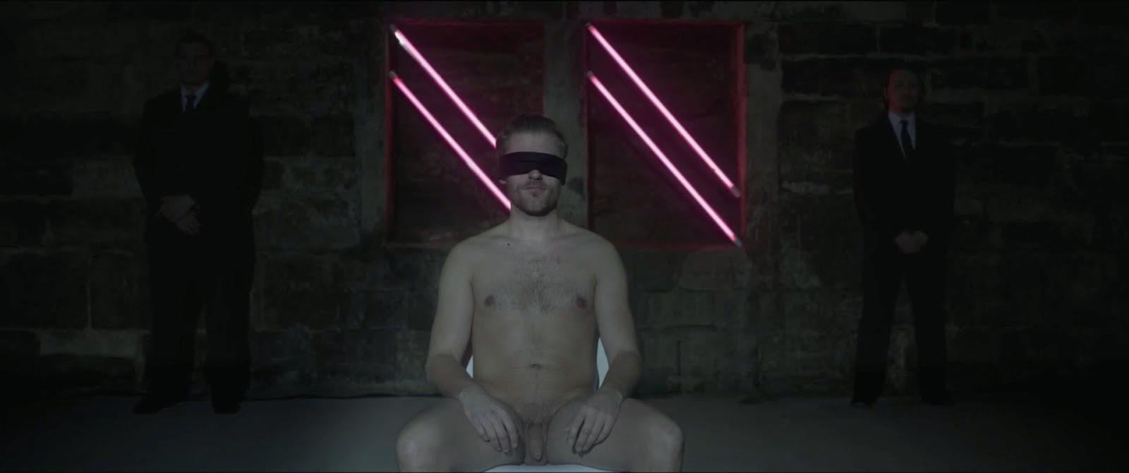 Jens Atzorn nudo in "Avalanche" (2017) .