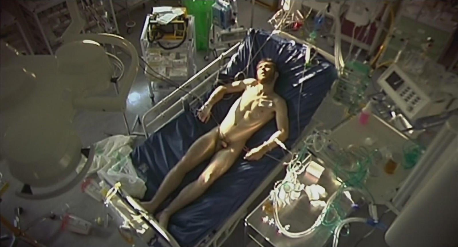 Cillian Murphy nudo in "28 giorni dopo" (2002) .
