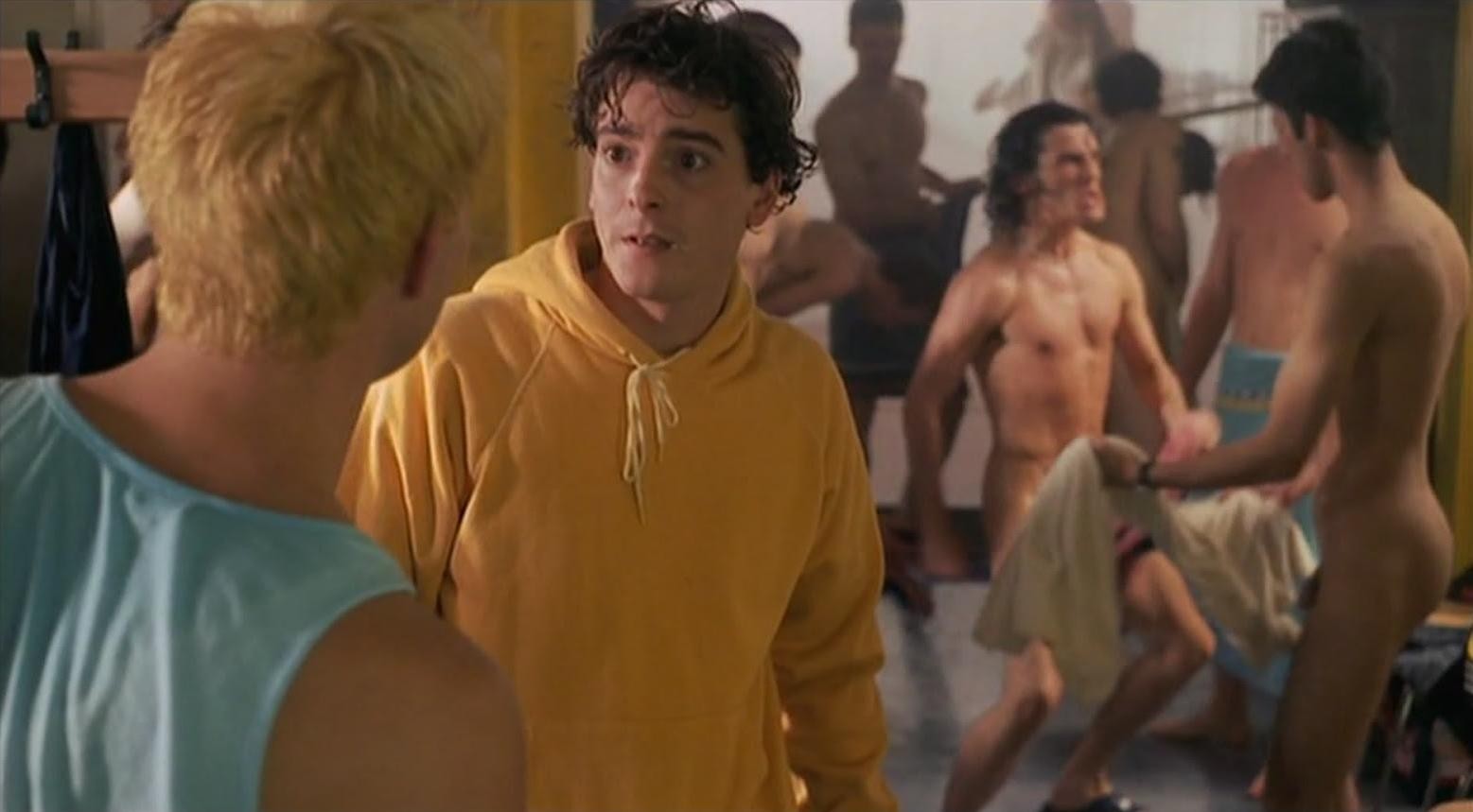 Kieran O'Brien nudo in "Virtual sexuality" (1999) .