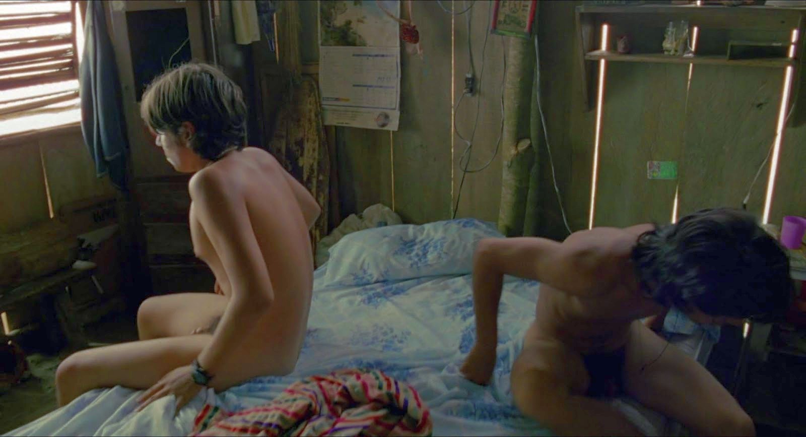 Gael García Bernal e Diego Luna nudi in "Y tu mamá también" (2001...