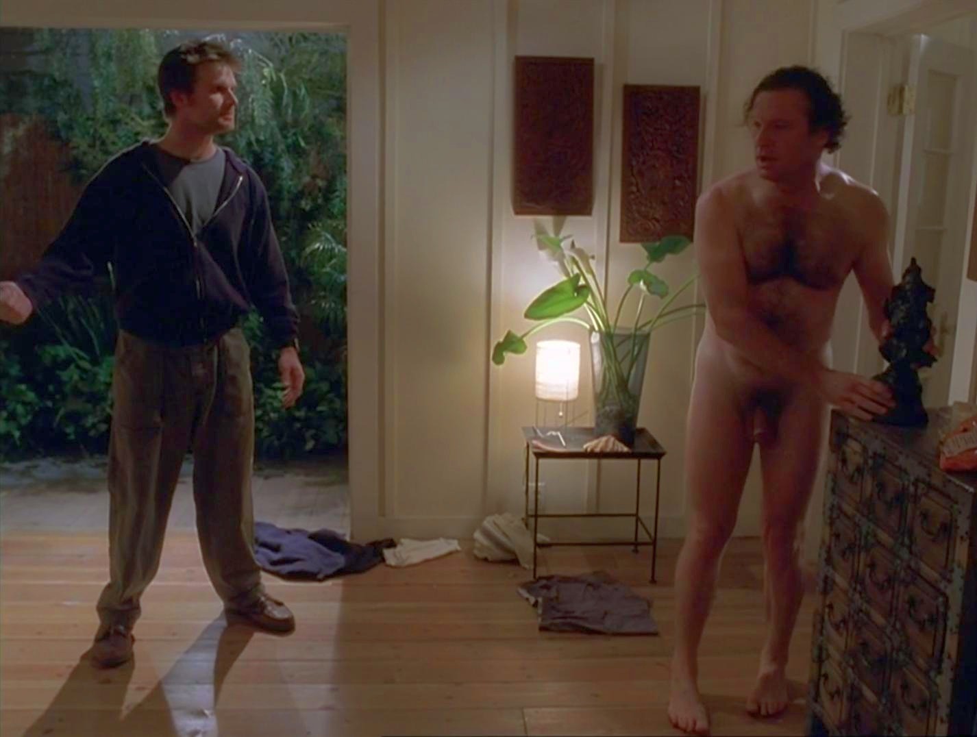 Stewart Finlay-McLennan nudo in "Six Feet Under" (Ep. 