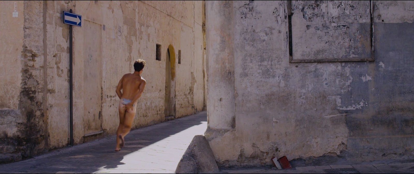 Giulio Berruti in "Walking on Sunshine" (2014) .