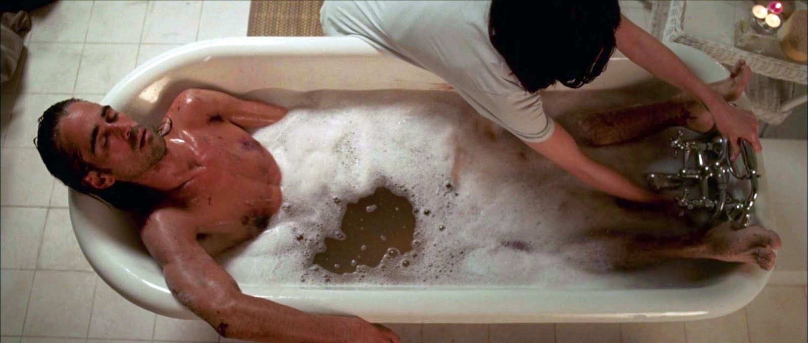 Colin Farrell nudo in "Triage" (2009) .