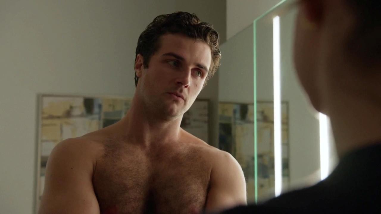Beau Mirchoff in "Good Trouble" (Ep. 