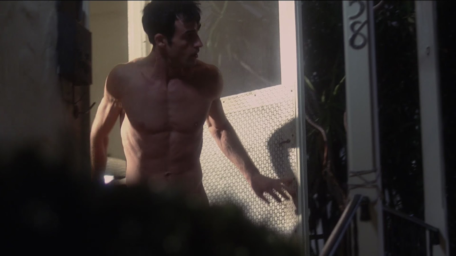 Justin Theroux nudo in "Six Feet Under" (Ep. 